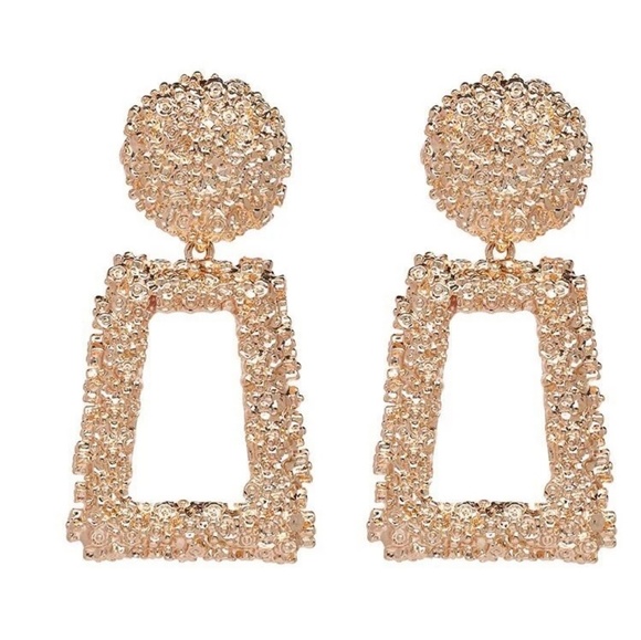Jewelry - Gold Textured Statement Drop Earrings A6